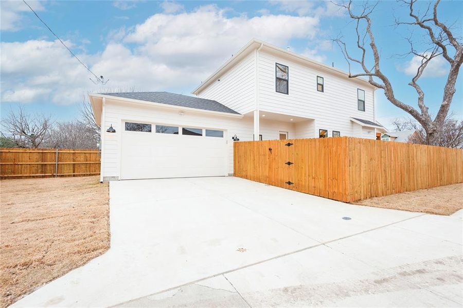 Exterior details and patio area of a home in , McKinney (Image 30).