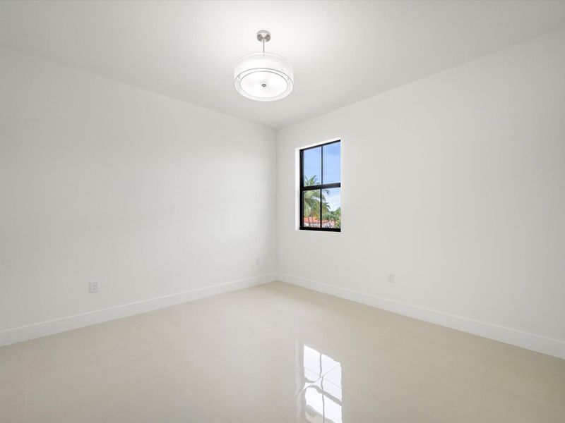 Spacious, unfurnished interior of a new home in , Miami (Image 34).