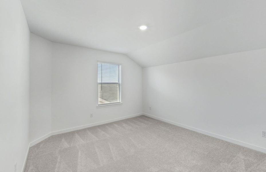 Spacious, unfurnished interior of a new home in Sunfield, Buda (Image 41).