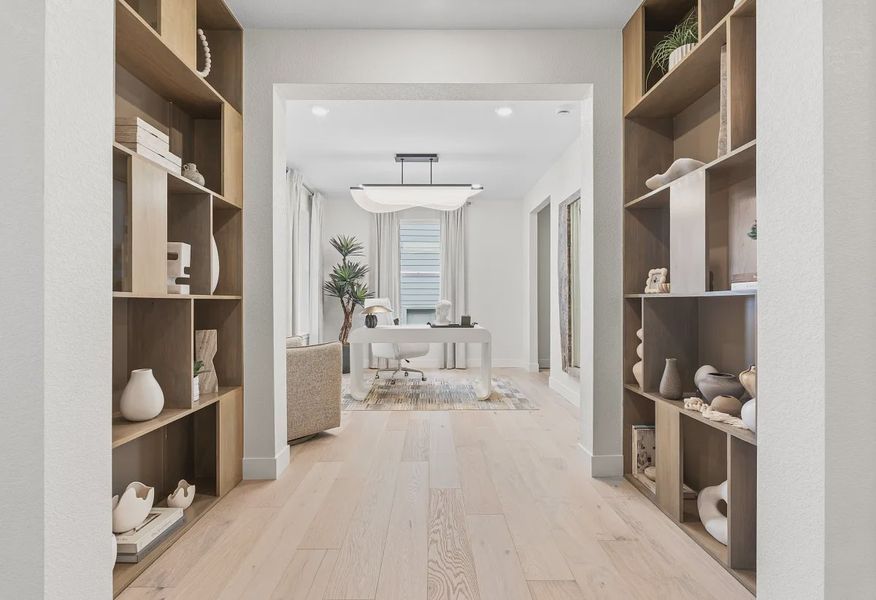 Everly Model Study - 2 of 19