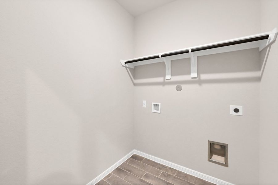 Representative unfurnished interior of a home built from the Floor Plan 1427 by Colina Homes in River Ranch, Dayton (Image 34).