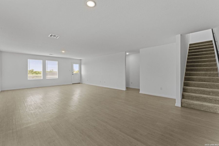 Spacious, unfurnished interior of a new home in Sky Ranch, New Braunfels (Image 24).