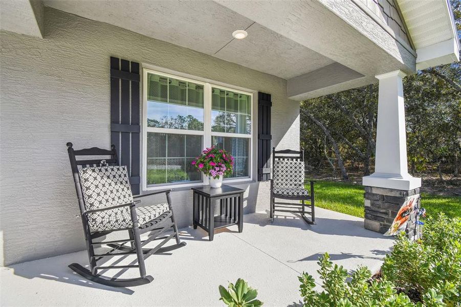 Exterior details and patio area of a home in Sugarmill Woods, Homosassa (Image 31).