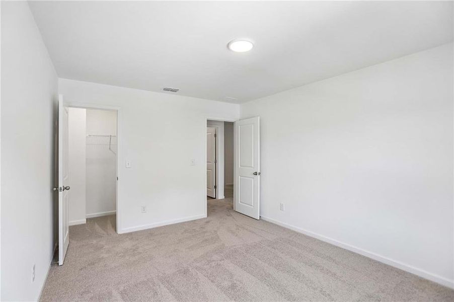 Spacious, unfurnished interior of a new home in The Pointe at Heron Bay, Locust Grove (Image 21).