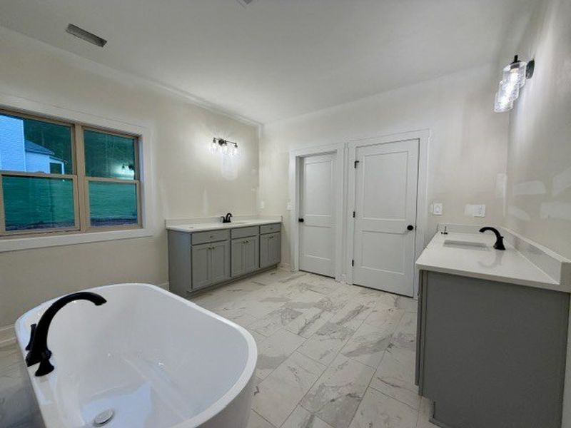 Furnished interior view inside a new home in Lakefield, Palmetto (Image 3).