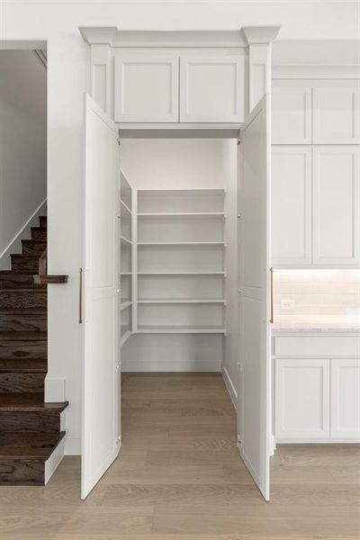 21. 200 Pearland - Pantry