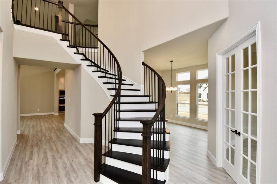 Spacious, unfurnished interior of a new home in , Prosper (Image 27).