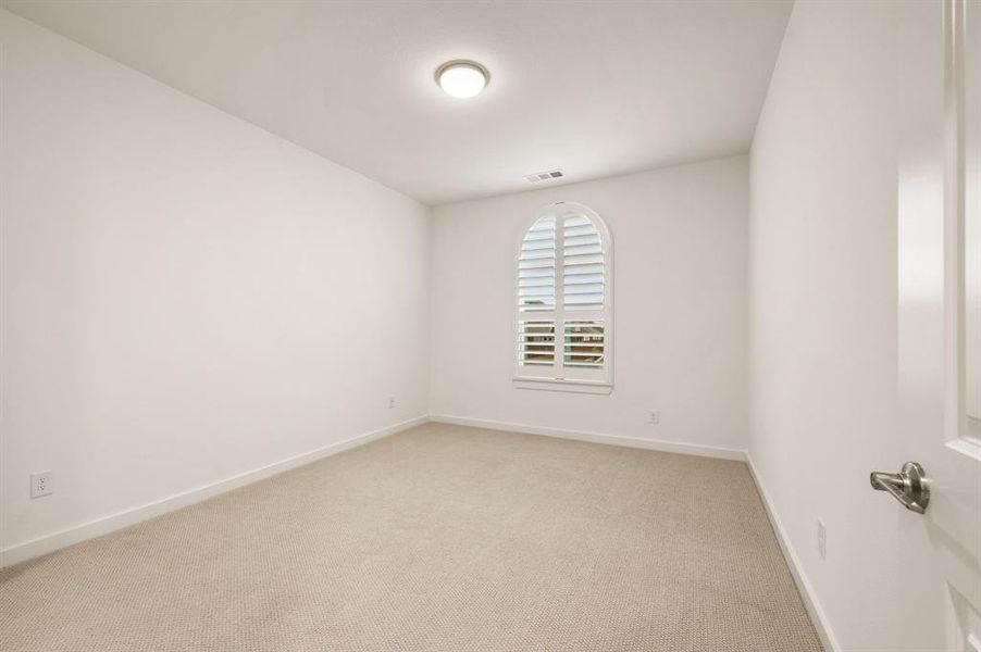 Spacious, unfurnished interior of a new home in Wildflower Ranch, Fort Worth (Image 29).