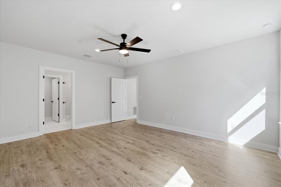 Spacious, unfurnished interior of a new home in , Brooksville (Image 12).