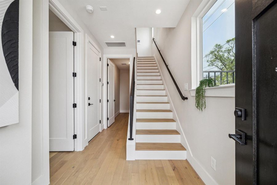 Spacious, unfurnished interior of a new home in , Houston (Image 18).