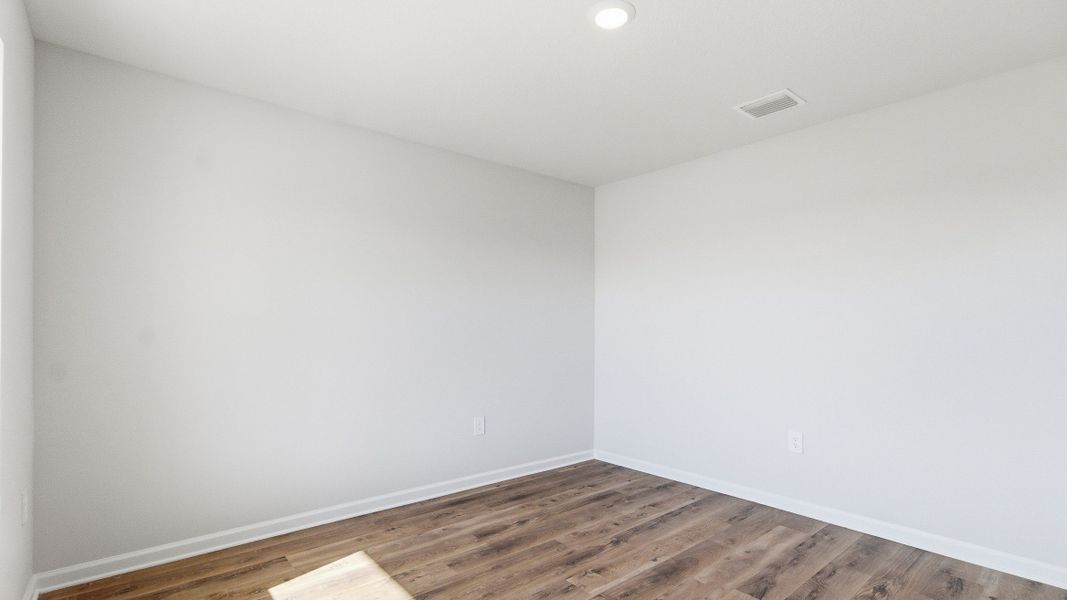 Spacious, unfurnished interior of a new home in Wesley Park, Crawfordville (Image 16).