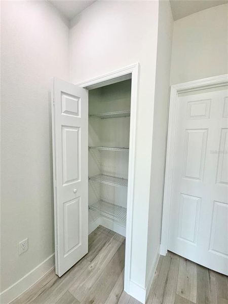 Spacious, unfurnished interior of a new home in , Sebring (Image 29).