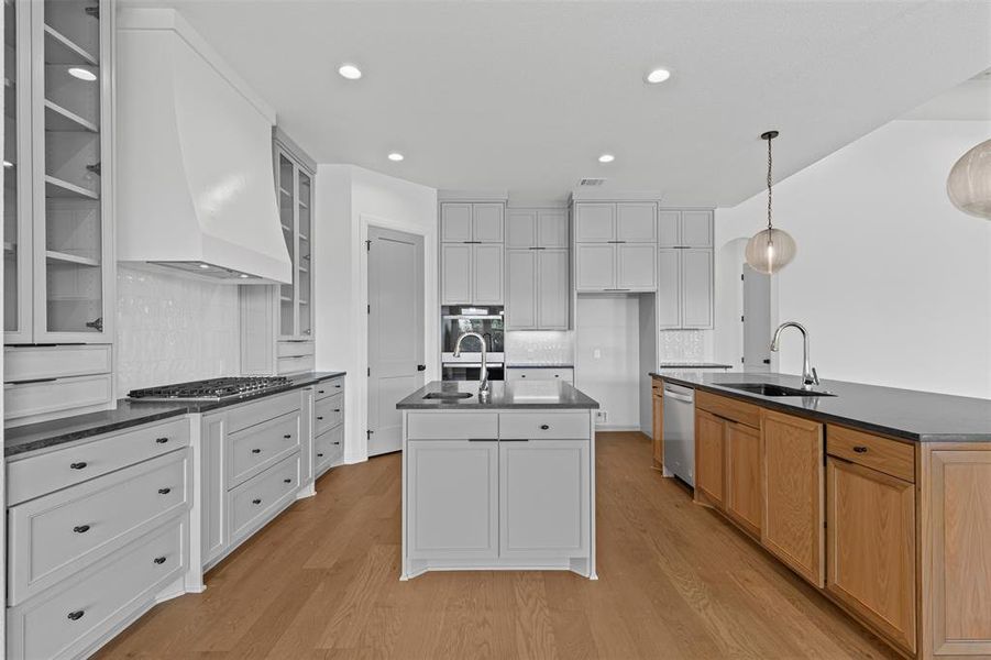 Furnished interior view inside a new home in Rolling Creek Ranch, Granbury (Image 9). Furnished interior view inside a new home in Rolling Creek Ranch, Granbury (Image 9).