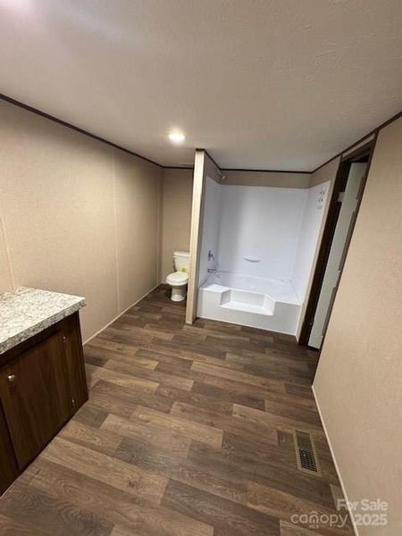 Spacious, unfurnished interior of a new home in , Lincolnton (Image 8).