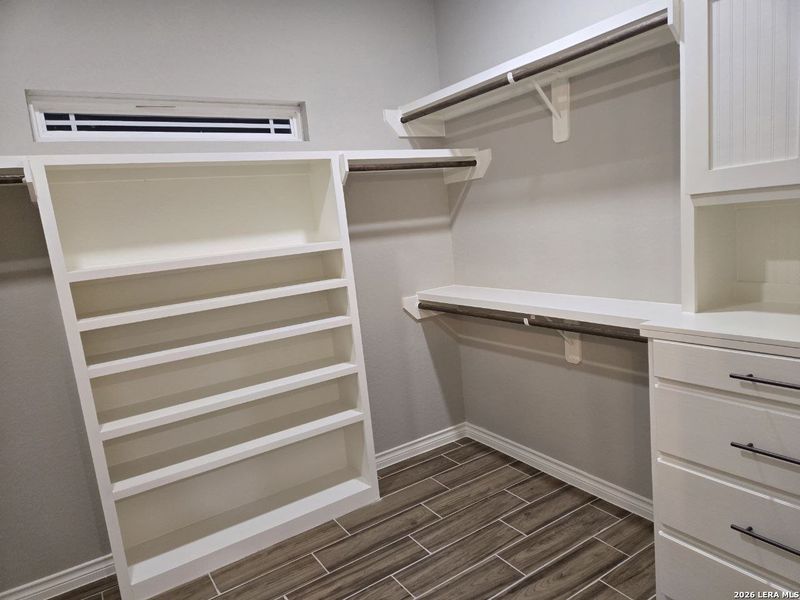 Image 10 of a home in .