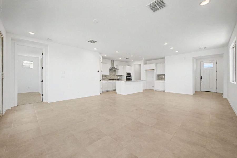Spacious, unfurnished interior of a new home in Tyler Ranch, Buckeye (Image 8). Spacious, unfurnished interior of a new home in Tyler Ranch, Buckeye (Image 8).