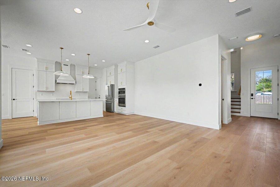 Spacious, unfurnished interior of a new home in , Jacksonville Beach (Image 19).