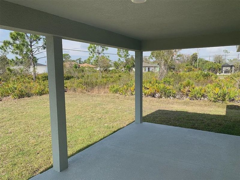 Exterior details and patio area of a home in Gulf Cove, Port Charlotte (Image 4).