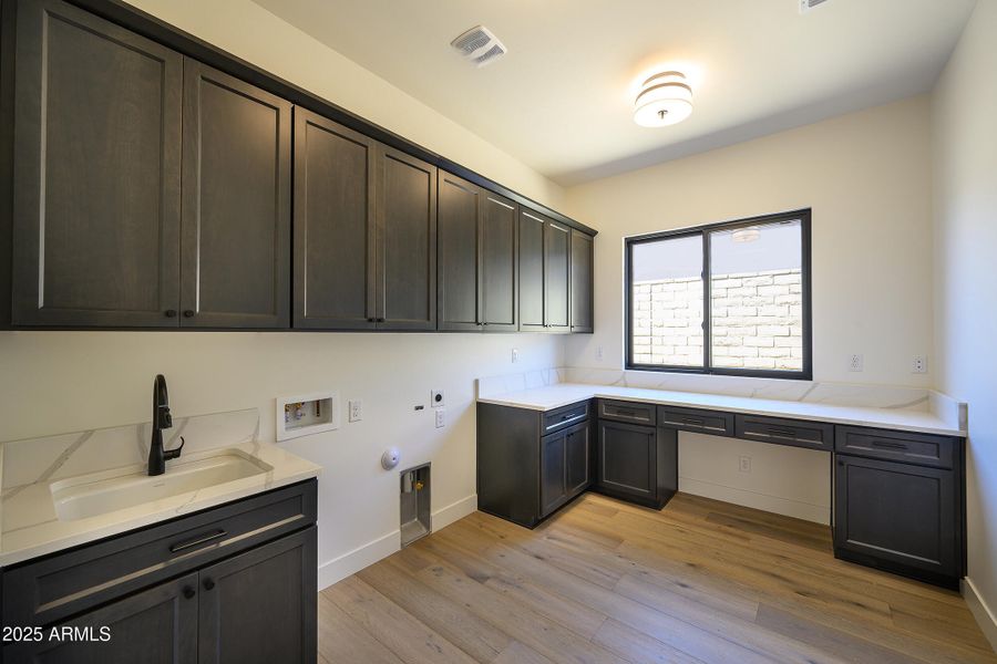 Large Laundry with built-in desk Large Laundry with built-in desk