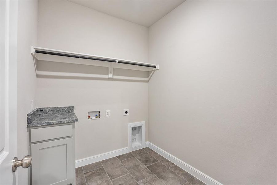 Spacious, unfurnished interior of a new home in , Fort Worth (Image 35).