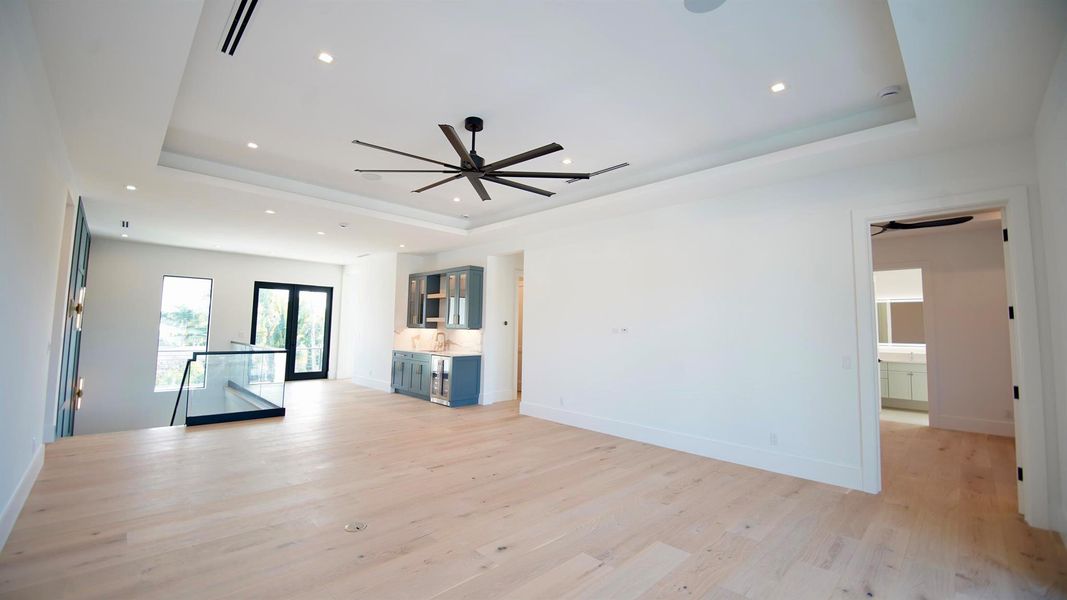 Spacious, unfurnished interior of a new home in , Palm Beach Gardens (Image 61).