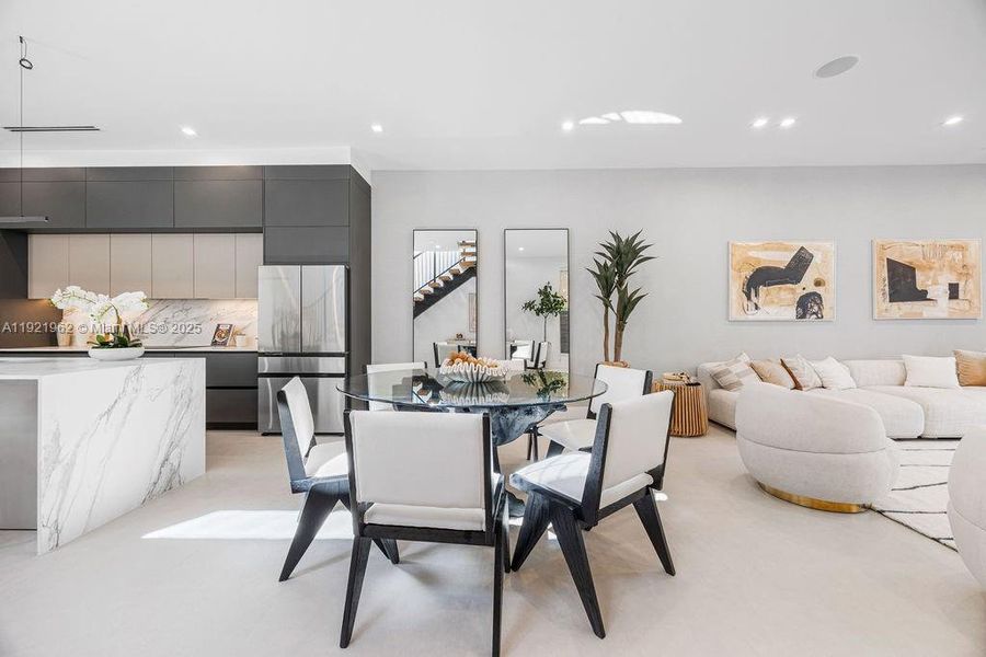 Furnished interior view inside a new home in , Fort Lauderdale (Image 73).