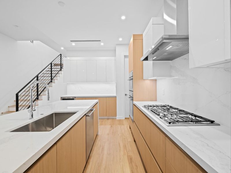 DISCLAIMER: All renderings, site plans, simulated views, floor plans, graphic images, drawings and all other information depicted are illustrative, and are provided to assist in visualizing the units and the Project and may not be accurately depicted and may be changed at any time. DISCLAIMER: All renderings, site plans, simulated views, floor plans, graphic images, drawings and all other information depicted are illustrative, and are provided to assist in visualizing the units and the Project and may not be accurately depicted and may be changed at any time.