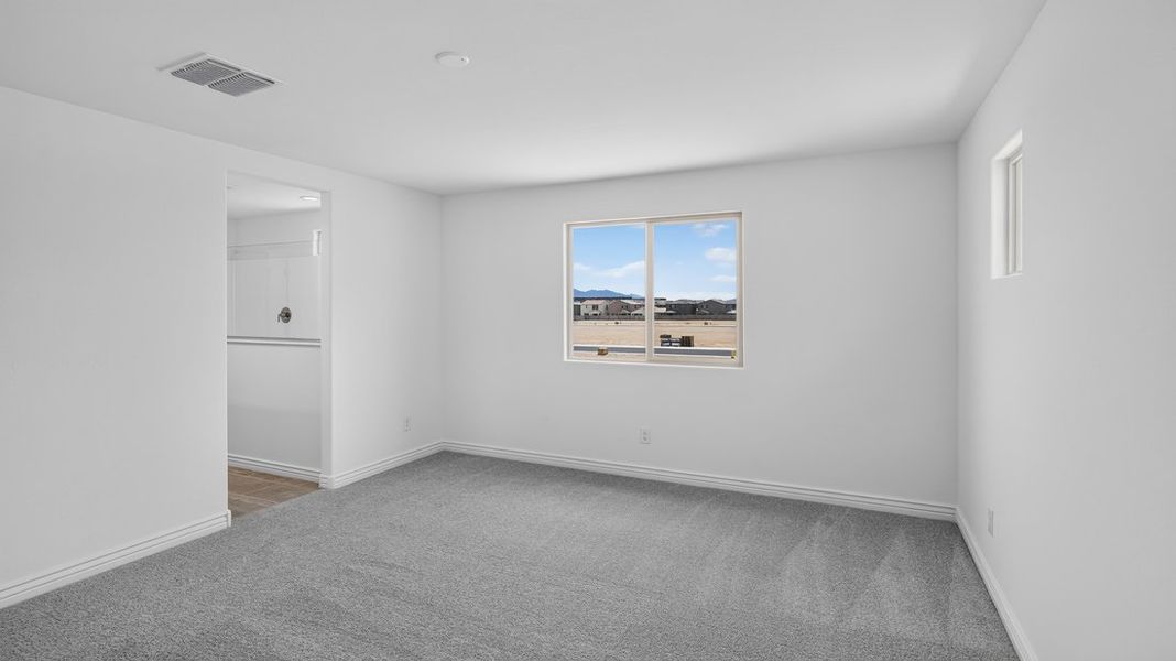 Spacious, unfurnished interior of a new home in Allen Ranches, Litchfield Park (Image 14).