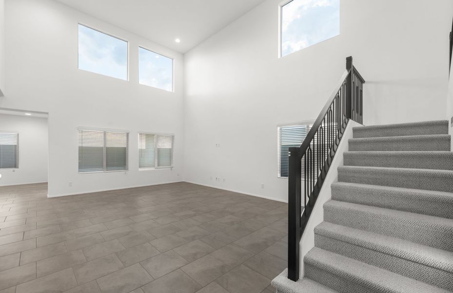 Spacious, unfurnished interior of a new home in Parkside at Anthem at Merrill Ranch, Florence (Image 25).