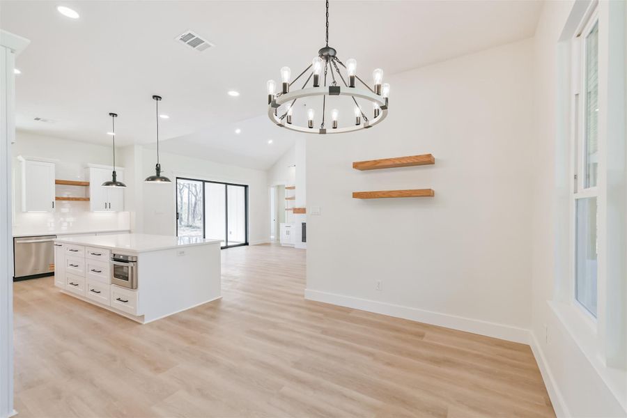 Spacious, unfurnished interior of a new home in , Dayton (Image 37).