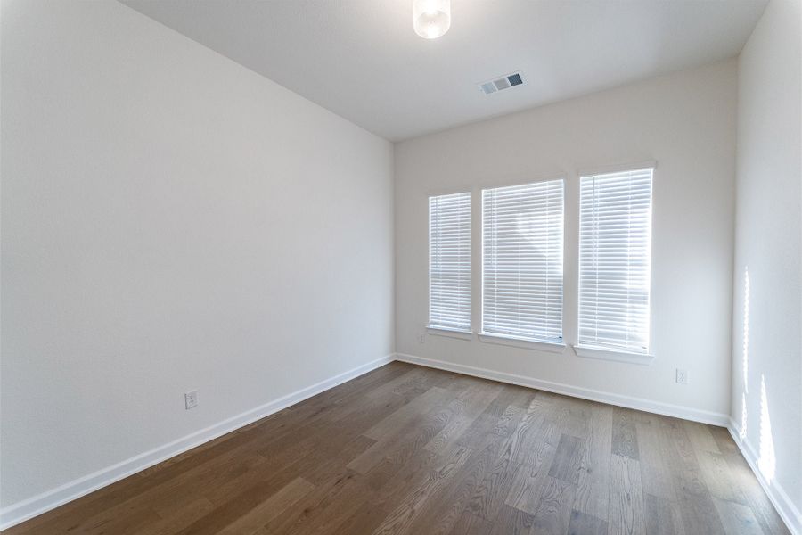 Spacious, unfurnished interior of a new home in Sonoma Verde, Rockwall (Image 20).