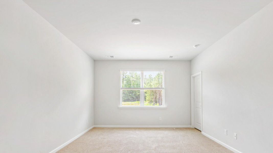 Representative unfurnished interior of a home built from the CANTEY by D.R. Horton in Rivers Reach, Yemassee (Image 16).