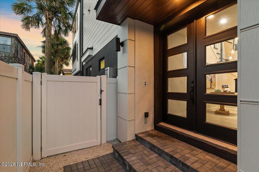Exterior details and patio area of a home in , Jacksonville Beach (Image 4).