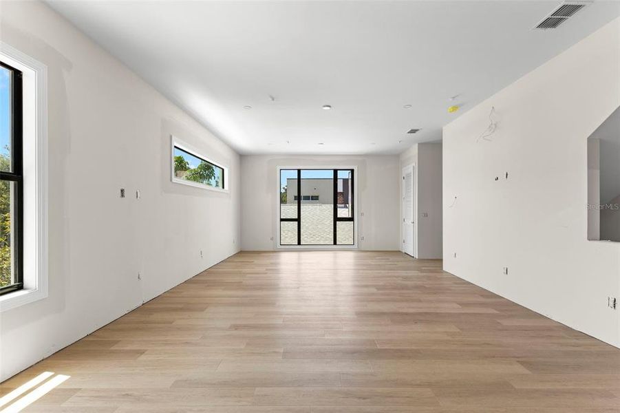 Spacious, unfurnished interior of a new home in , St. Petersburg (Image 18). Spacious, unfurnished interior of a new home in , St. Petersburg (Image 18).