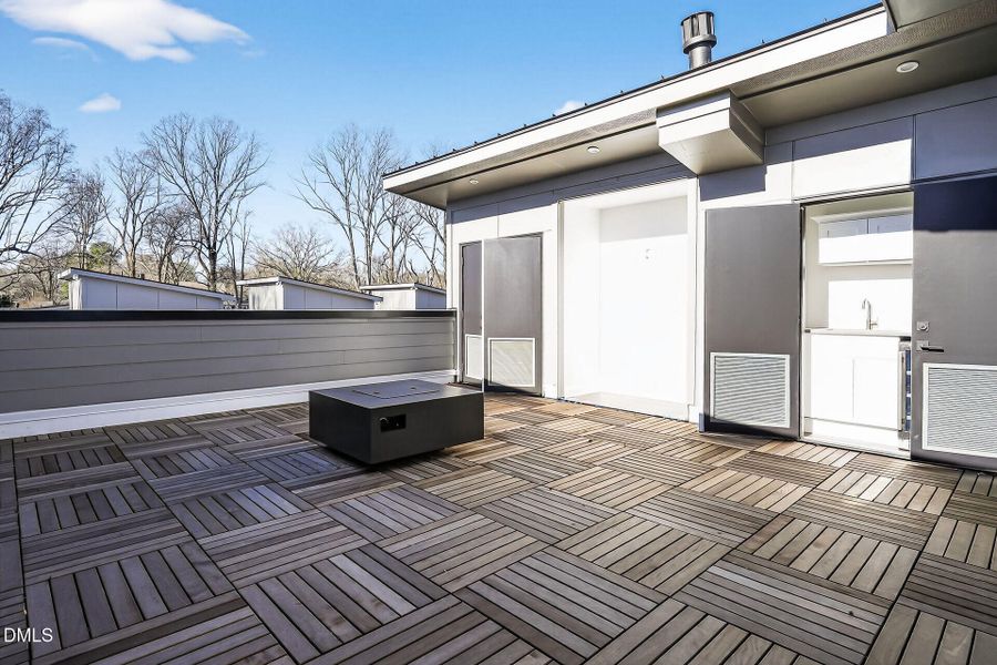 026-1920x1080-rooftop-veranda 026-1920x1080-rooftop-veranda