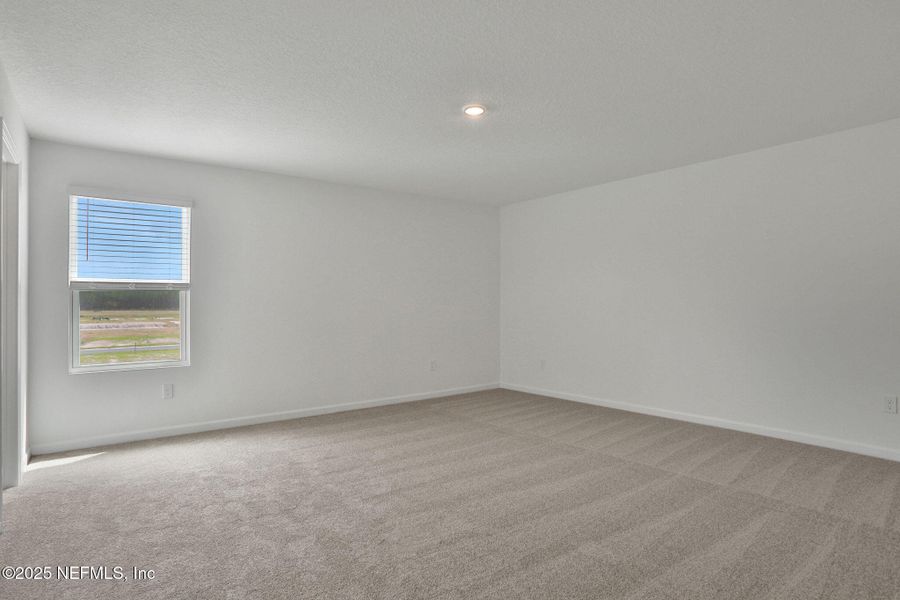 Spacious, unfurnished interior of a new home in Bellbrooke, Jacksonville (Image 41).