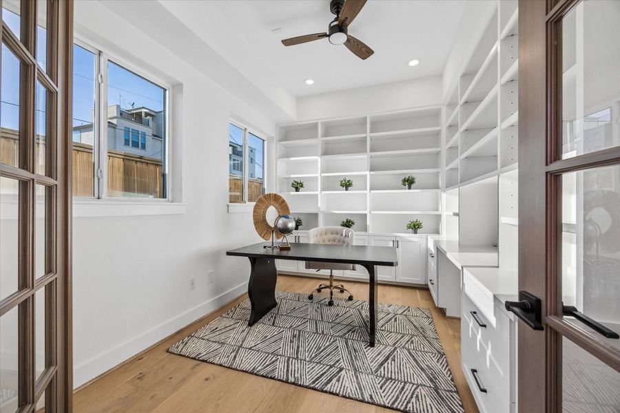 Furnished interior view inside a new home in , Houston (Image 28). Furnished interior view inside a new home in , Houston (Image 28).