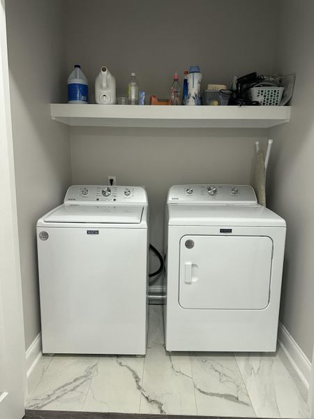 Close-up of interior finishes inside a home in , Holly Hill (Image 17).