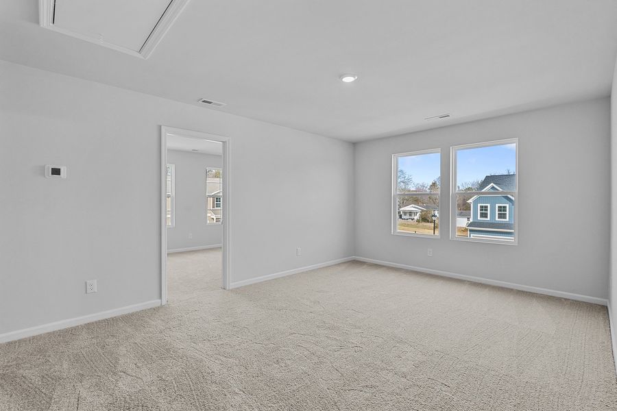Spacious, unfurnished interior of a new home in Hanes Lake, Winston-Salem (Image 30).