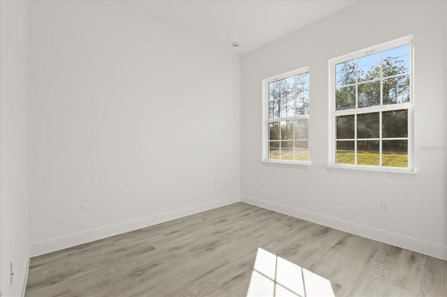 Spacious, unfurnished interior of a new home in , Citrus Springs (Image 29).