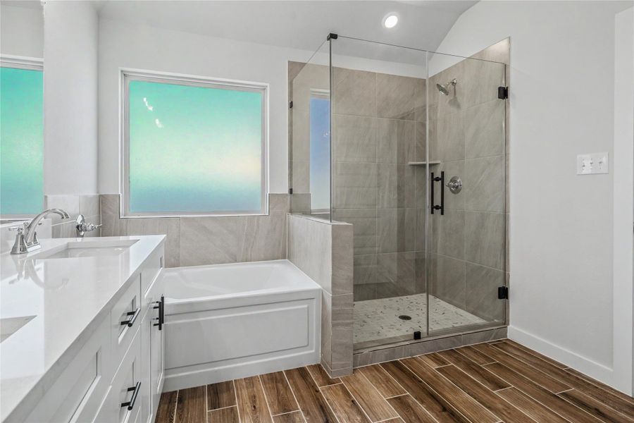 Furnished interior view inside a new home in Glendale Lakes, Rosharon (Image 7).