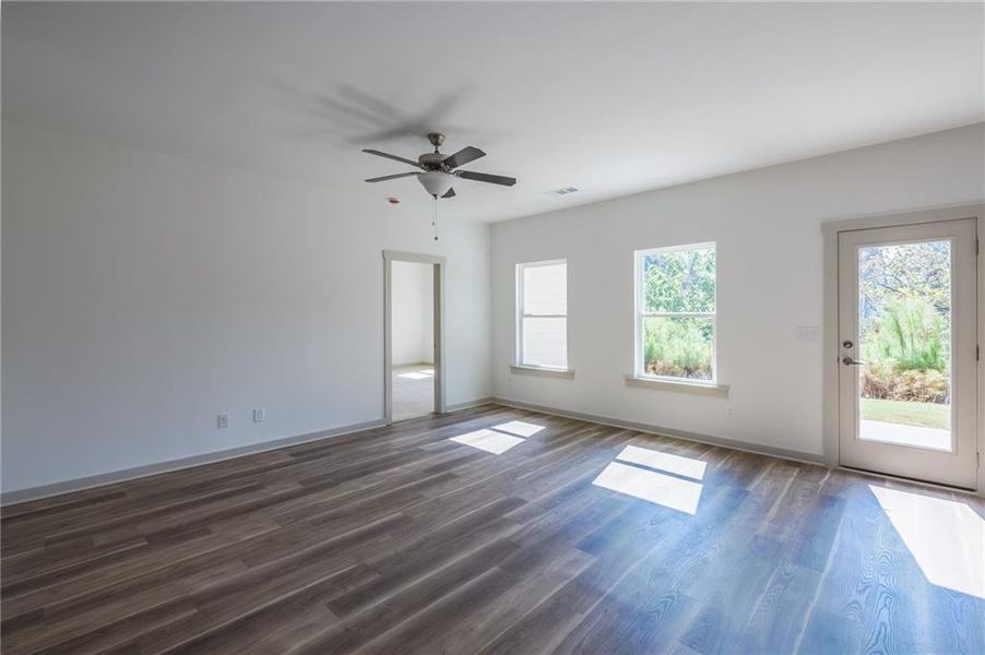 Spacious, unfurnished interior of a new home in , Lawrenceville (Image 17).