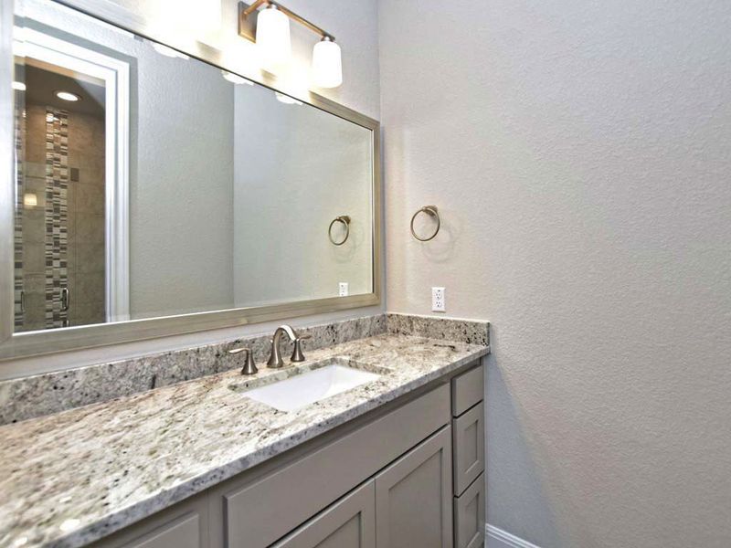 Representative interior finishes for a home built from the Siena II by Giddens Homes in Clearwater Ranch, Liberty Hill (Image 25).
