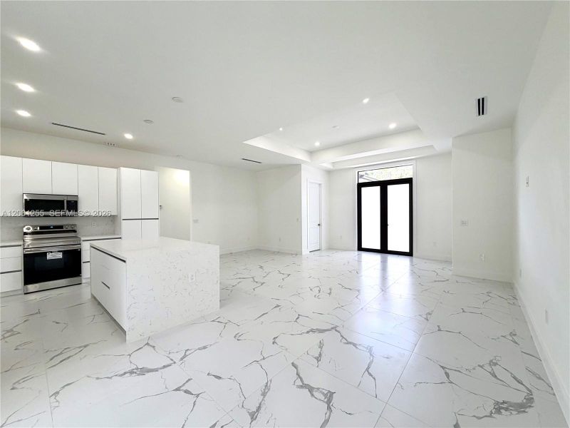 Spacious, unfurnished interior of a new home in , Naples (Image 27). Spacious, unfurnished interior of a new home in , Naples (Image 27).