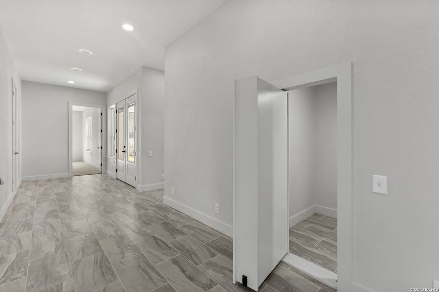 Spacious, unfurnished interior of a new home in , San Antonio (Image 23).