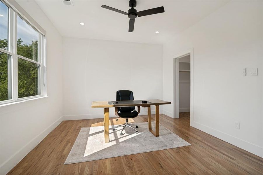 Furnished interior view inside a new home in , Dallas (Image 14).