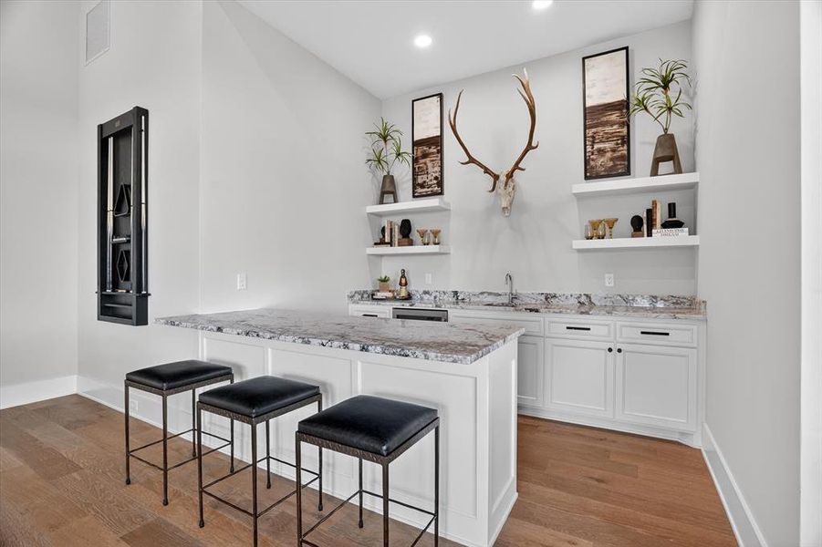 Furnished interior view inside a new home in , Strawn (Image 17).