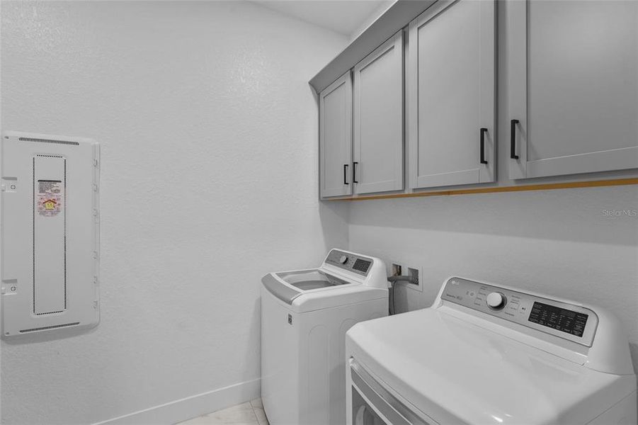 Furnished interior view inside a new home in , Lakewood Ranch (Image 39).