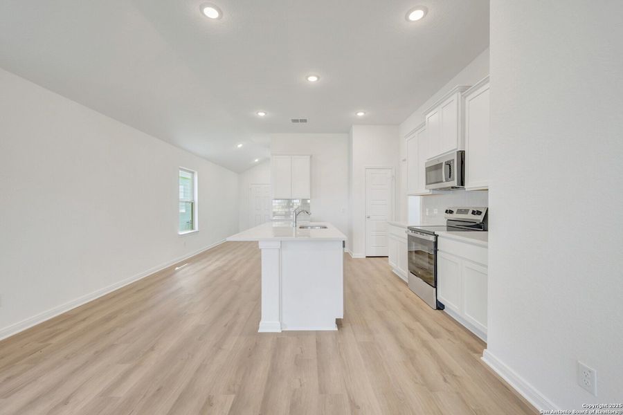 Spacious, unfurnished interior of a new home in Park Place, New Braunfels (Image 20). Spacious, unfurnished interior of a new home in Park Place, New Braunfels (Image 20).