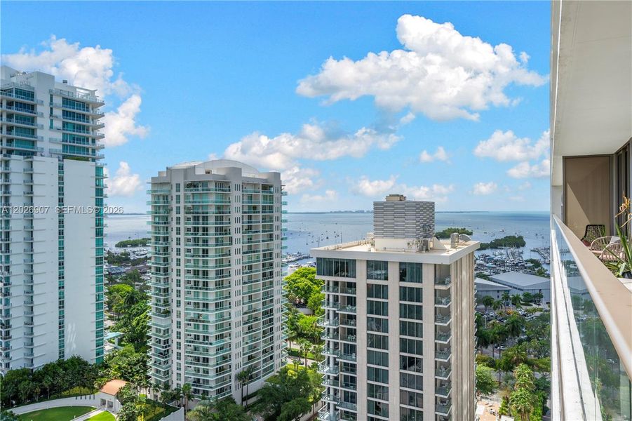 Condo located in Miami, FL showcasing its design and architecture (Image 3).